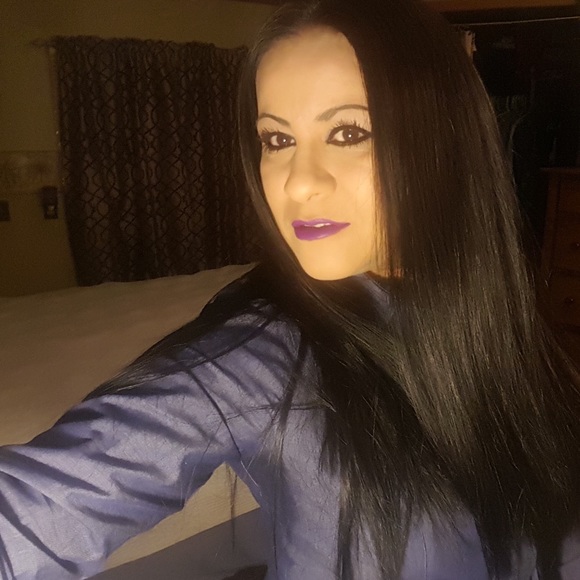 Meet your Posher, Nadia - Picture 2 of 2